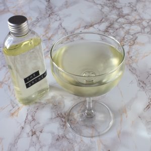 Ready to Drink Cocktails - The Grinch: Perfect Serve im gefrosteten Glas ohne Eis oder Deko